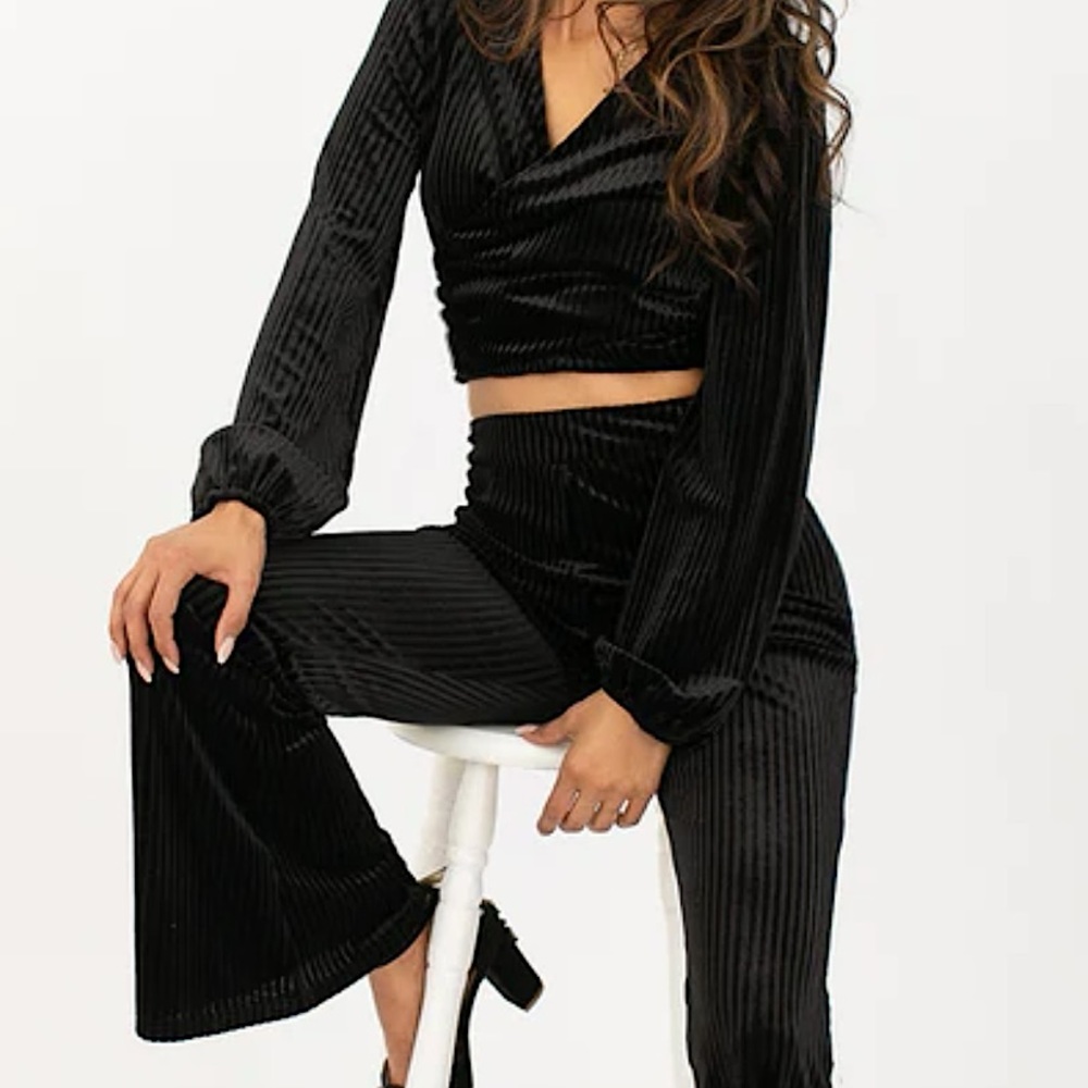 JoyFolie | Black Velvet Bell Bottom / Long Sleeve Crop Set